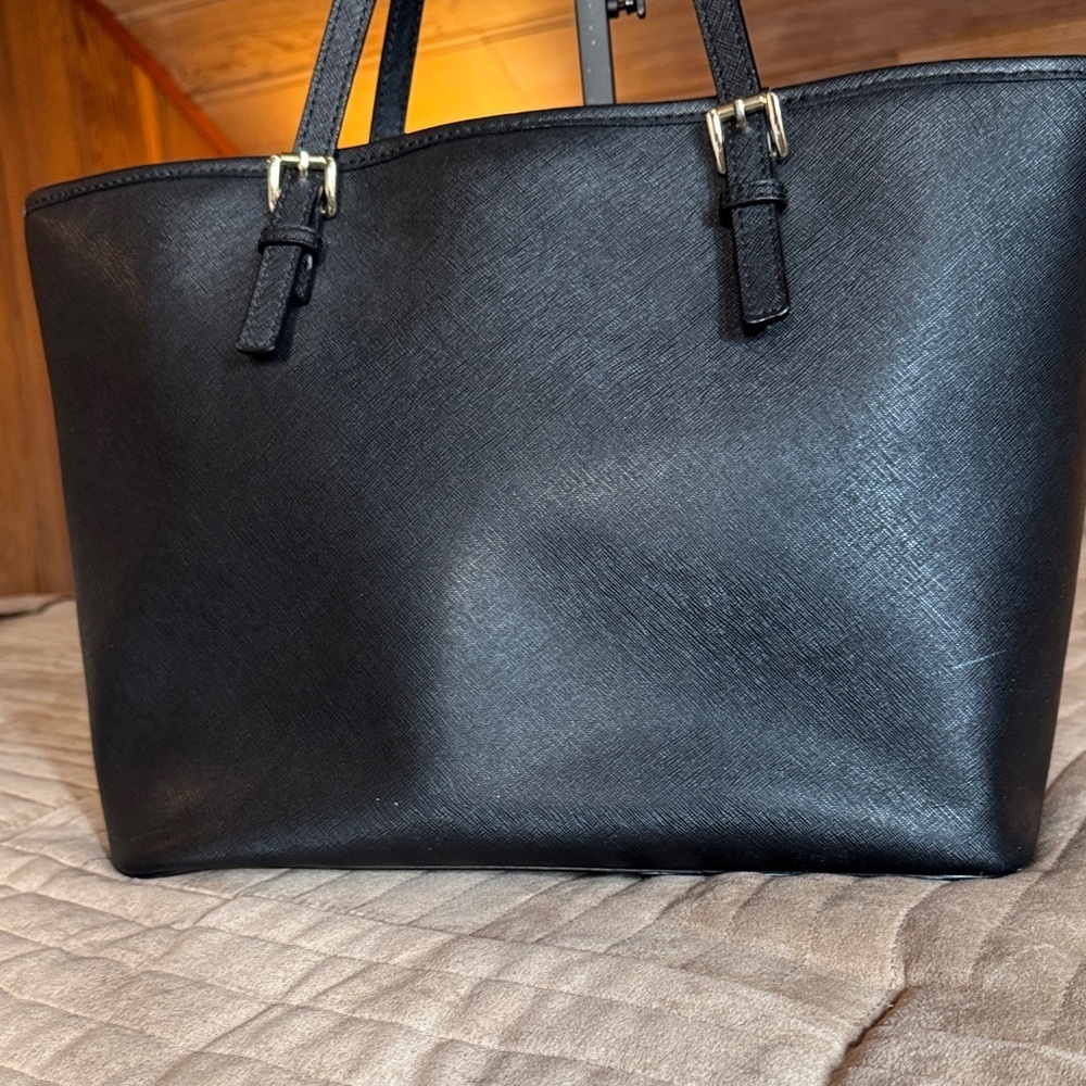 Michael Kors Jet Set Black Leather Tote Bag w/ Gold Logo Charm🌸 - Picture 4 of 12